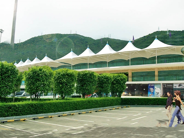 膜結構高爾夫球場