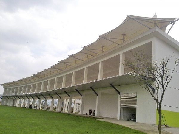 膜結構高爾夫球場