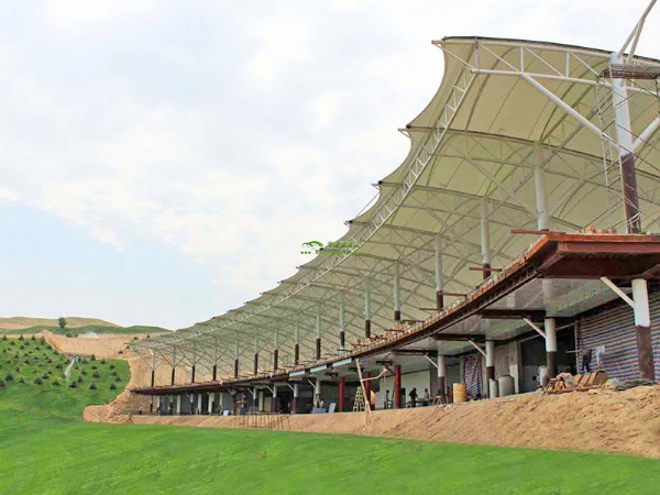 膜結構高爾夫球場