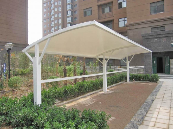 膜結構自行車棚