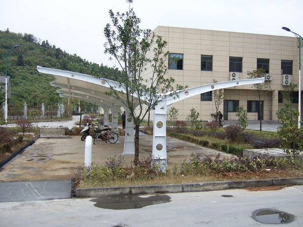 膜結構自行車棚