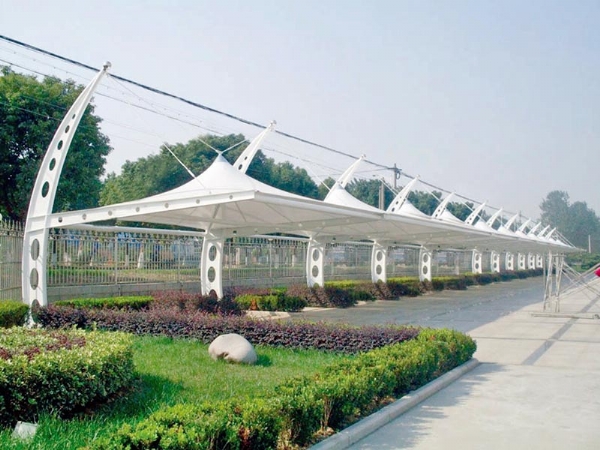 膜結構自行車棚