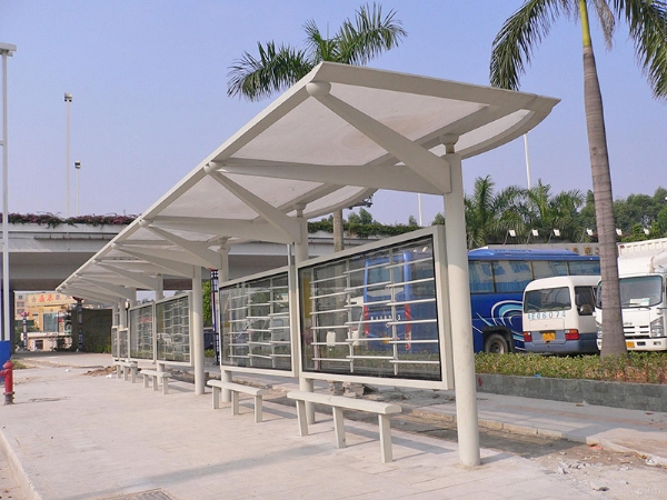 膜結構自行車棚