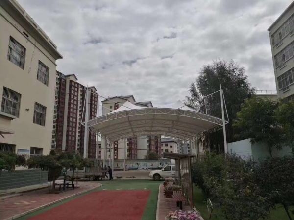 甘肅定西通渭特殊教育學(xué)?；@球場(chǎng)施工完成