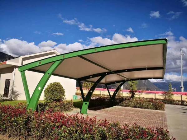 林芝高速養(yǎng)護(hù)站車(chē)棚施工完成