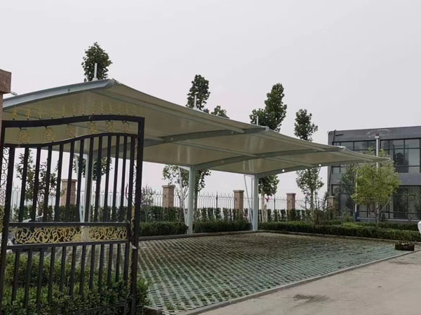 濟(jì)南車(chē)棚完工